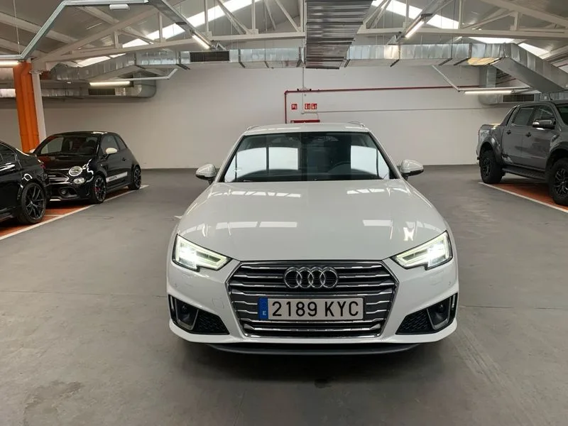 Audi A4 Avant 35 TFSI S line
